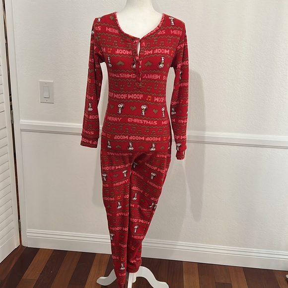 Snoopy Peanuts Christmas Holiday Onesie Pajama - Picture 2 of 3